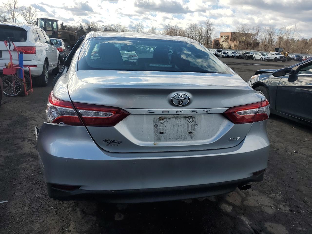 2018 TOYOTA CAMRY L - Image 6