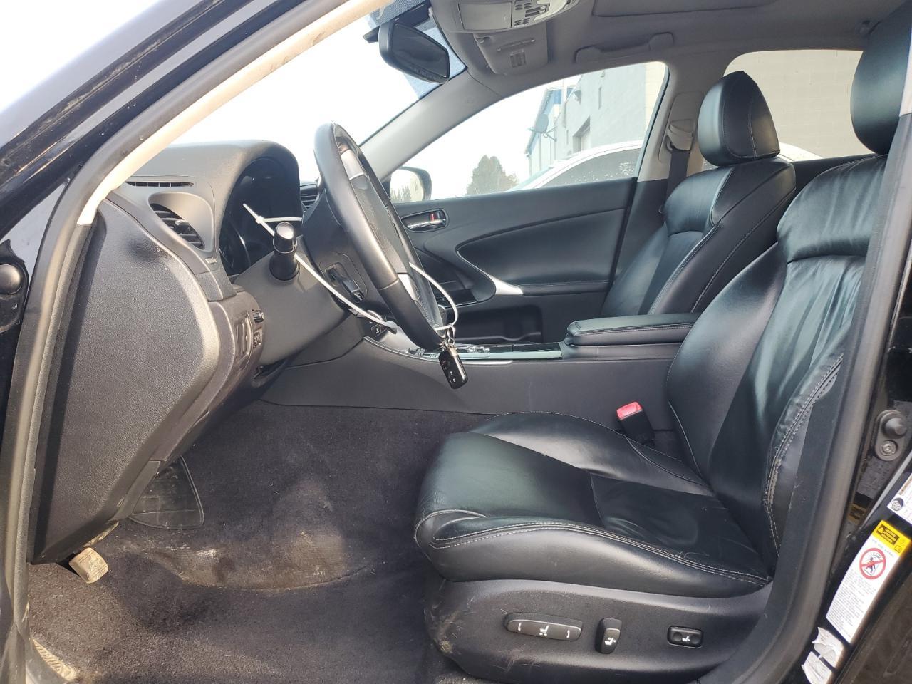 2011 LEXUS IS 250 - Фото 7