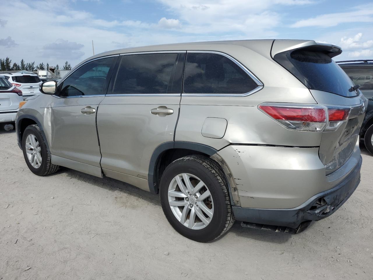 2014 TOYOTA HIGHLANDER - Image 2