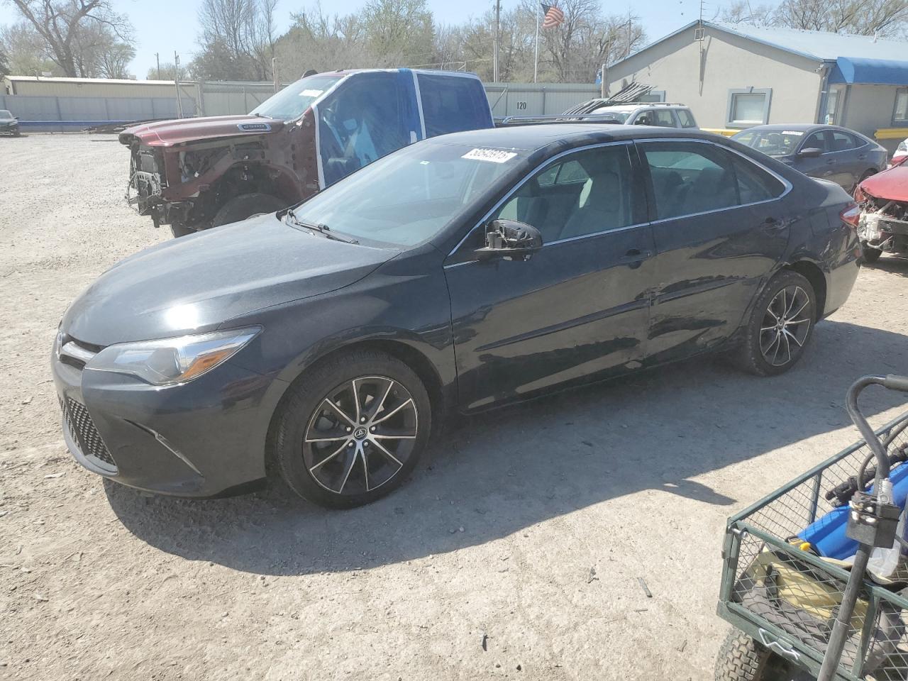 2016 TOYOTA CAMRY LE