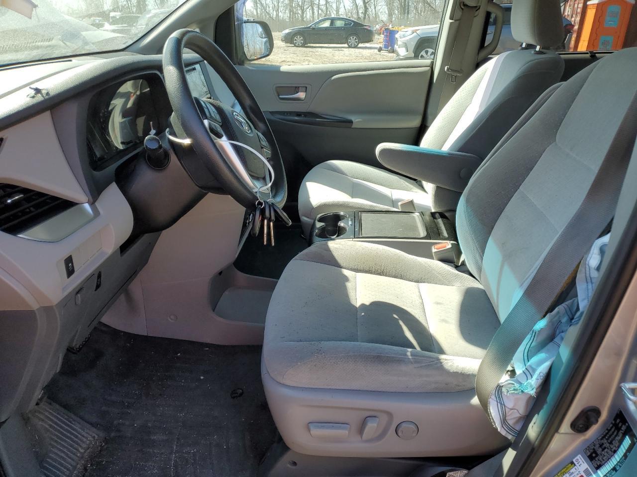 2015 TOYOTA SIENNA LE - Image 7