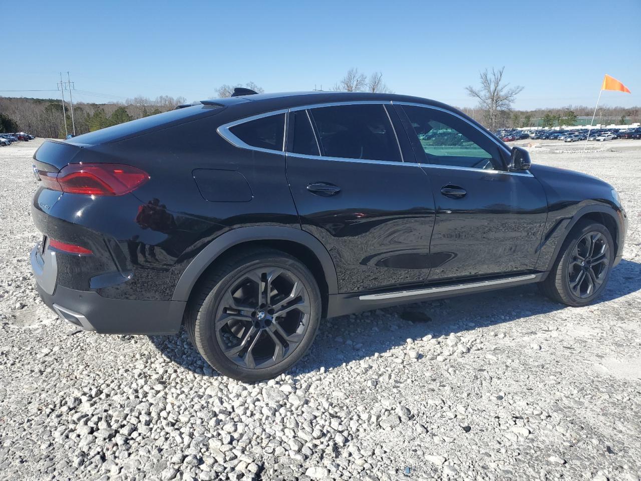 2022 BMW X6 XDRIVE4 - Фото 3