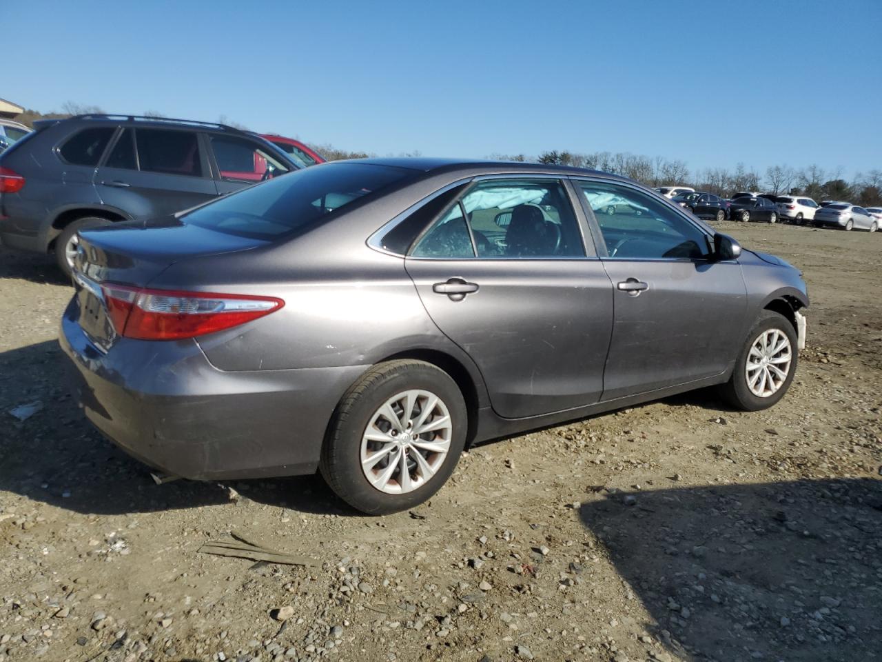 2016 TOYOTA CAMRY LE - Image 3