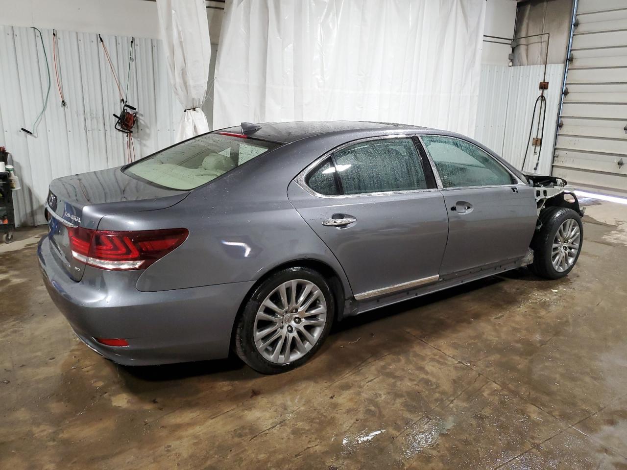 2015 LEXUS LS 460L - Image 3