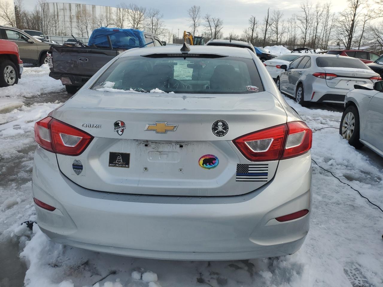 2017 CHEVROLET CRUZE LS - Фото 6