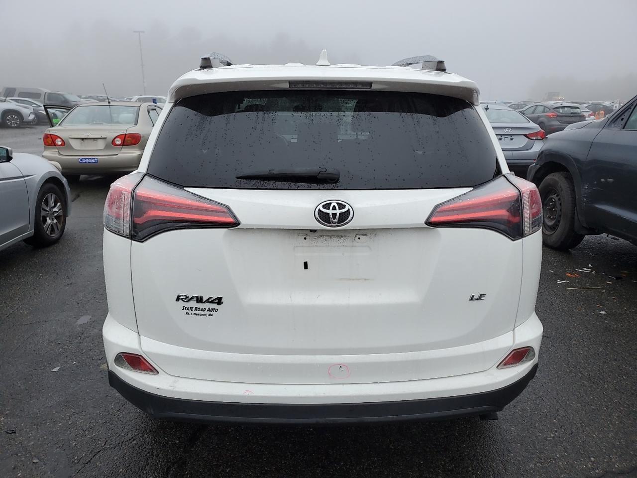 2018 TOYOTA RAV4 LE - Фото 6