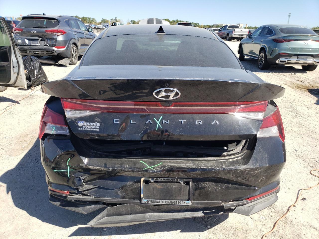 2023 HYUNDAI ELANTRA SE - Фото 6
