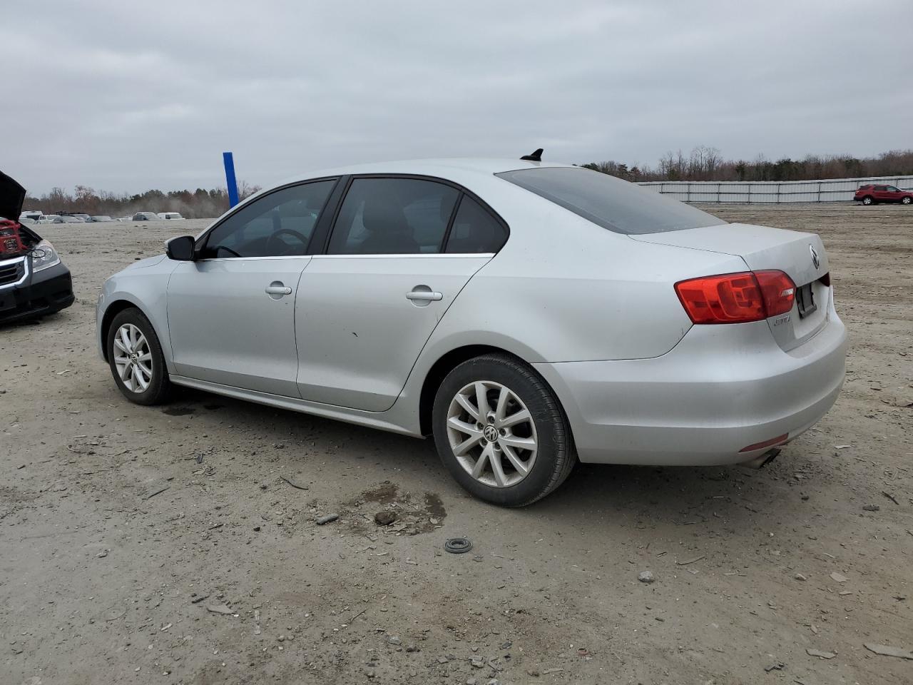 2014 VOLKSWAGEN JETTA SE - Image 2