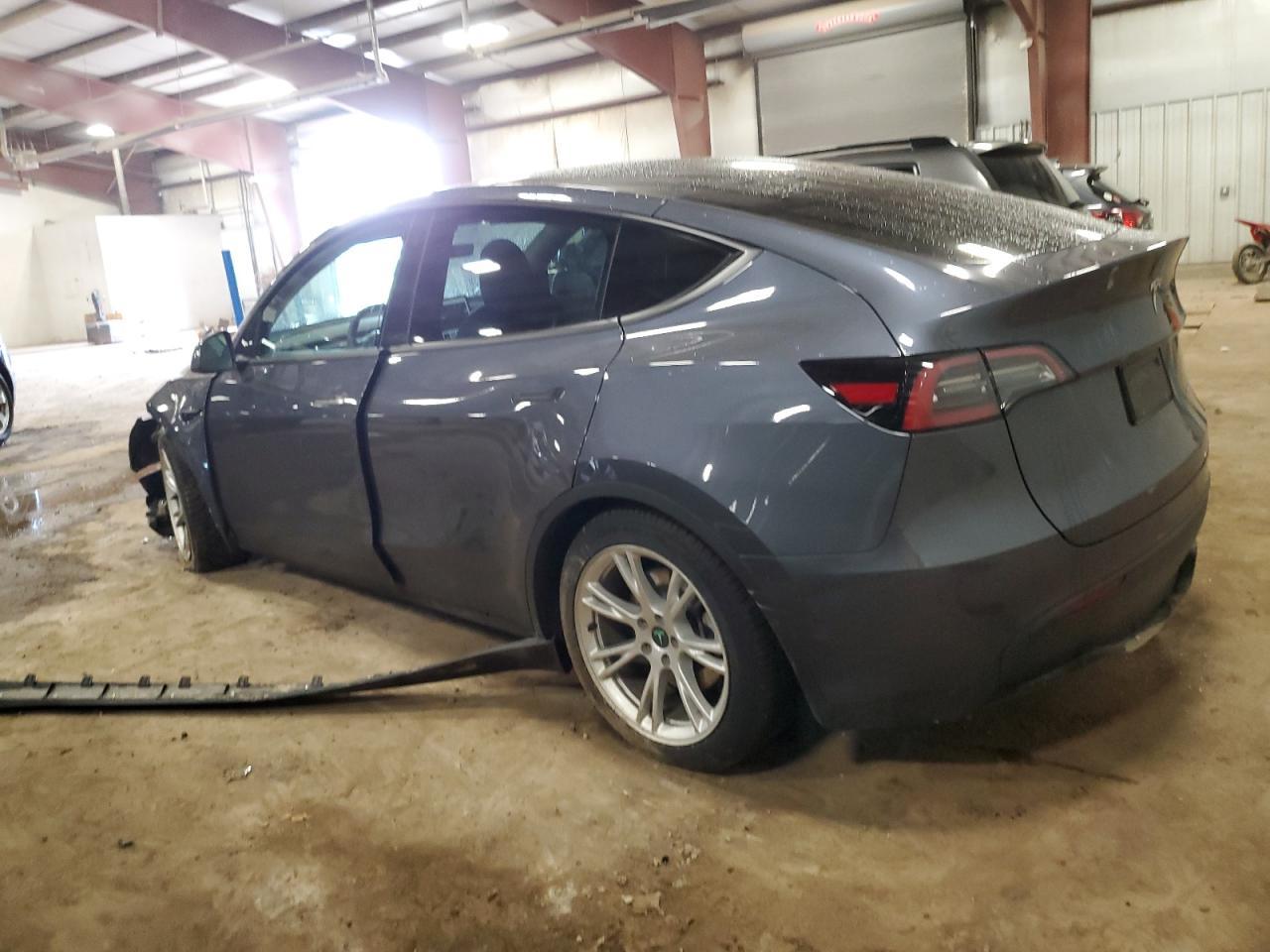 2023 TESLA MODEL Y - Фото 2