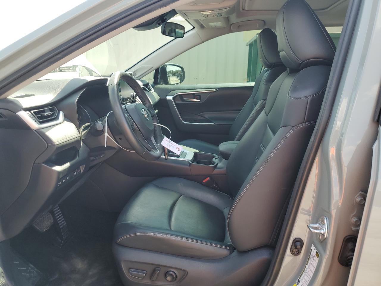 2020 TOYOTA RAV4 XLE P - Image 7