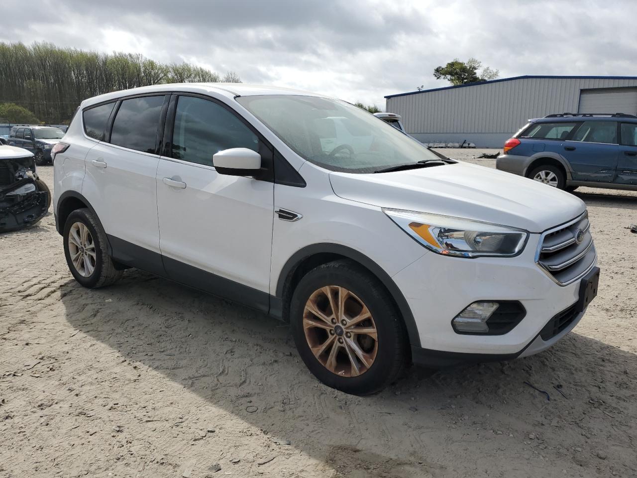 2017 FORD ESCAPE SE - Фото 4