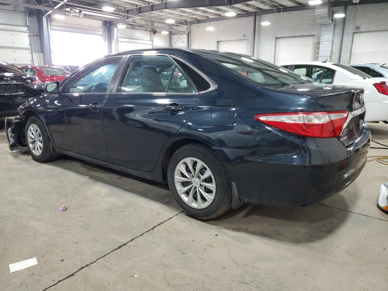 2016 TOYOTA CAMRY LE - Фото 2