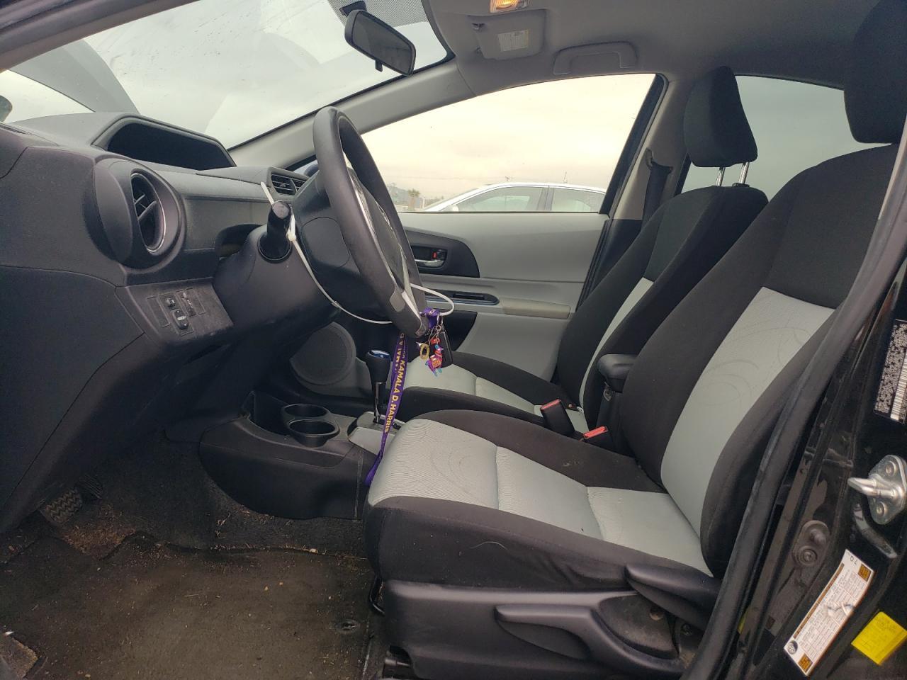 2013 TOYOTA PRIUS C - Фото 7