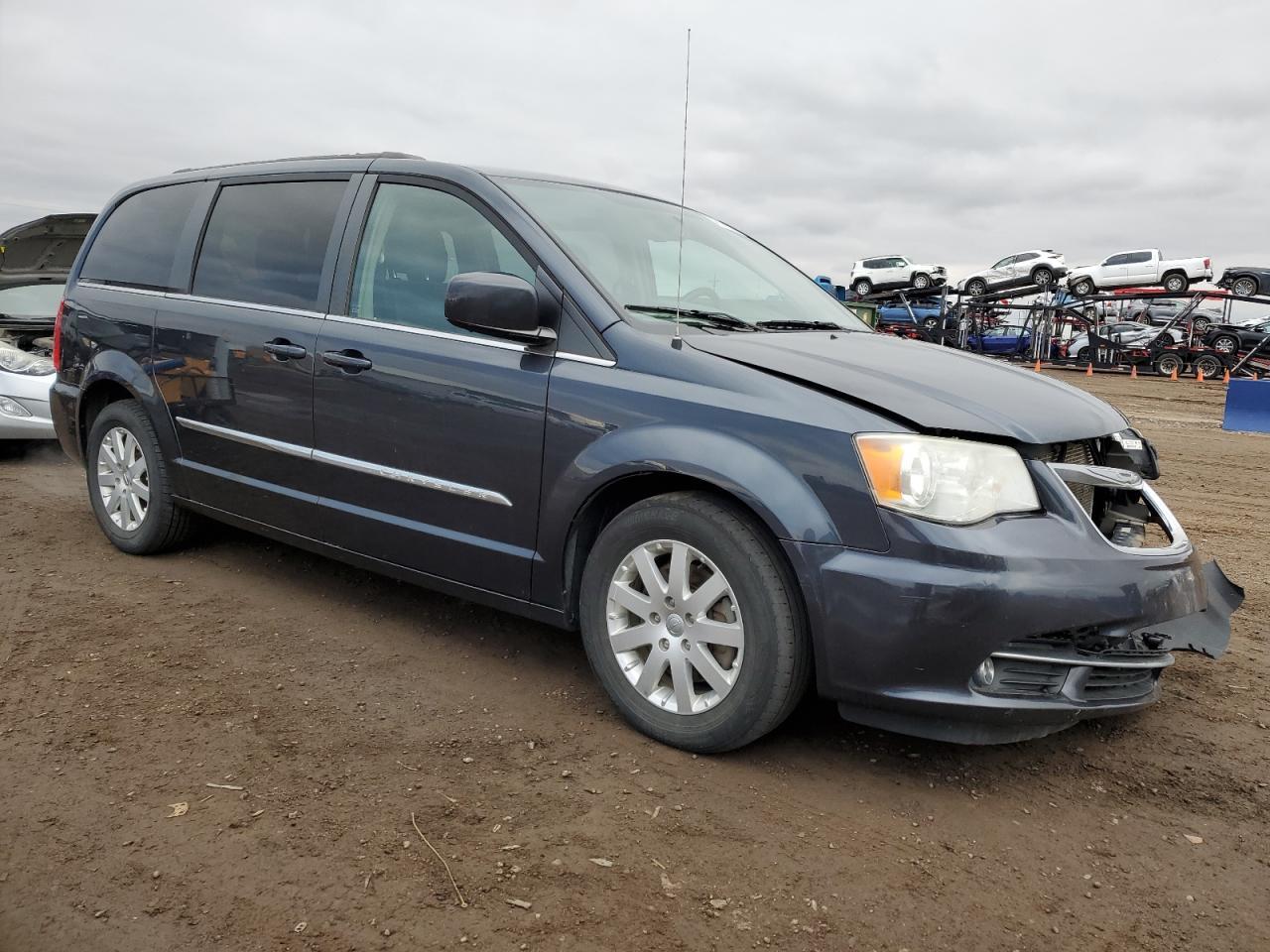 2014 CHRYSLER TOWN & COU - Image 4