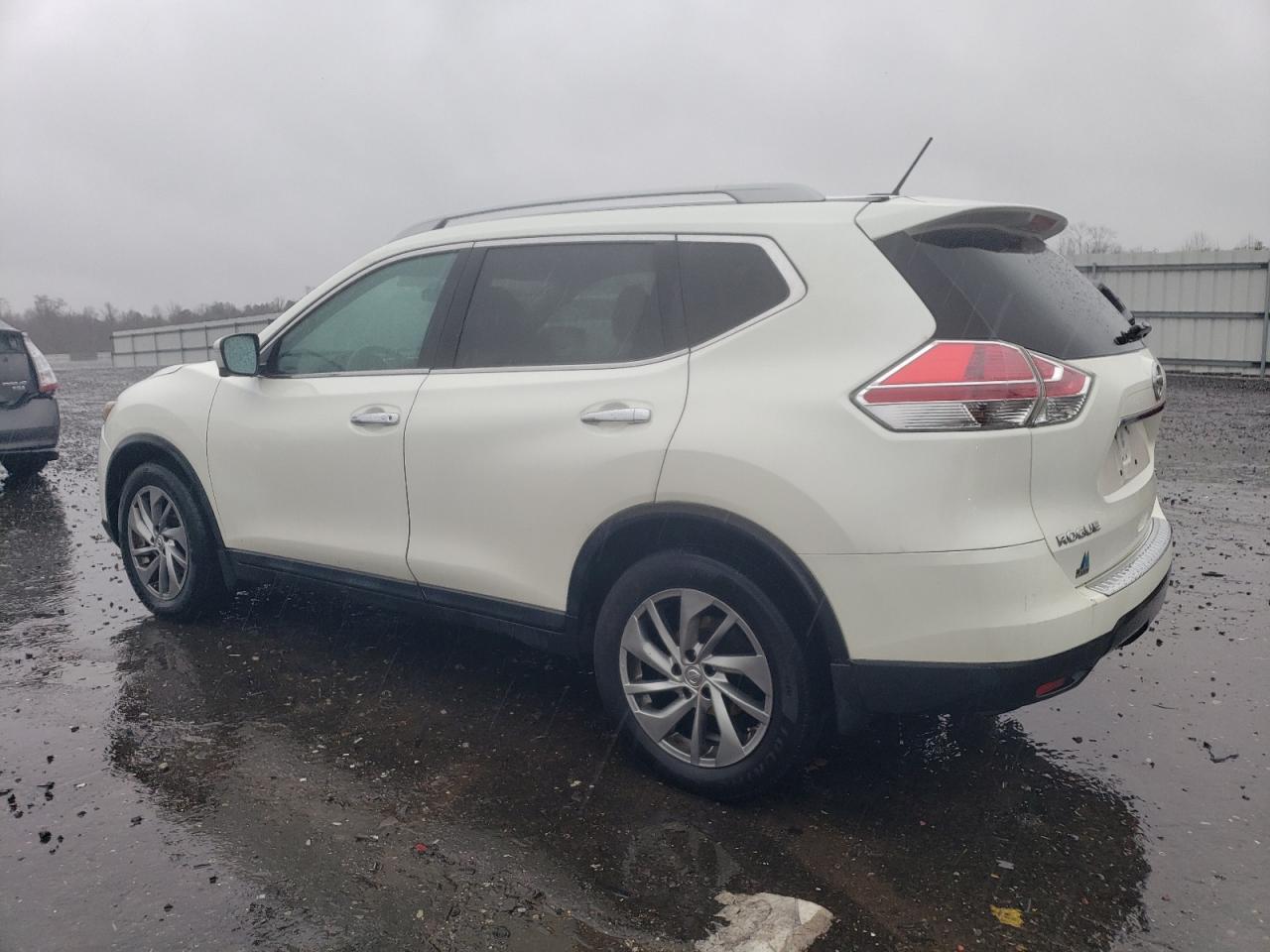 2015 NISSAN ROGUE S - Image 2