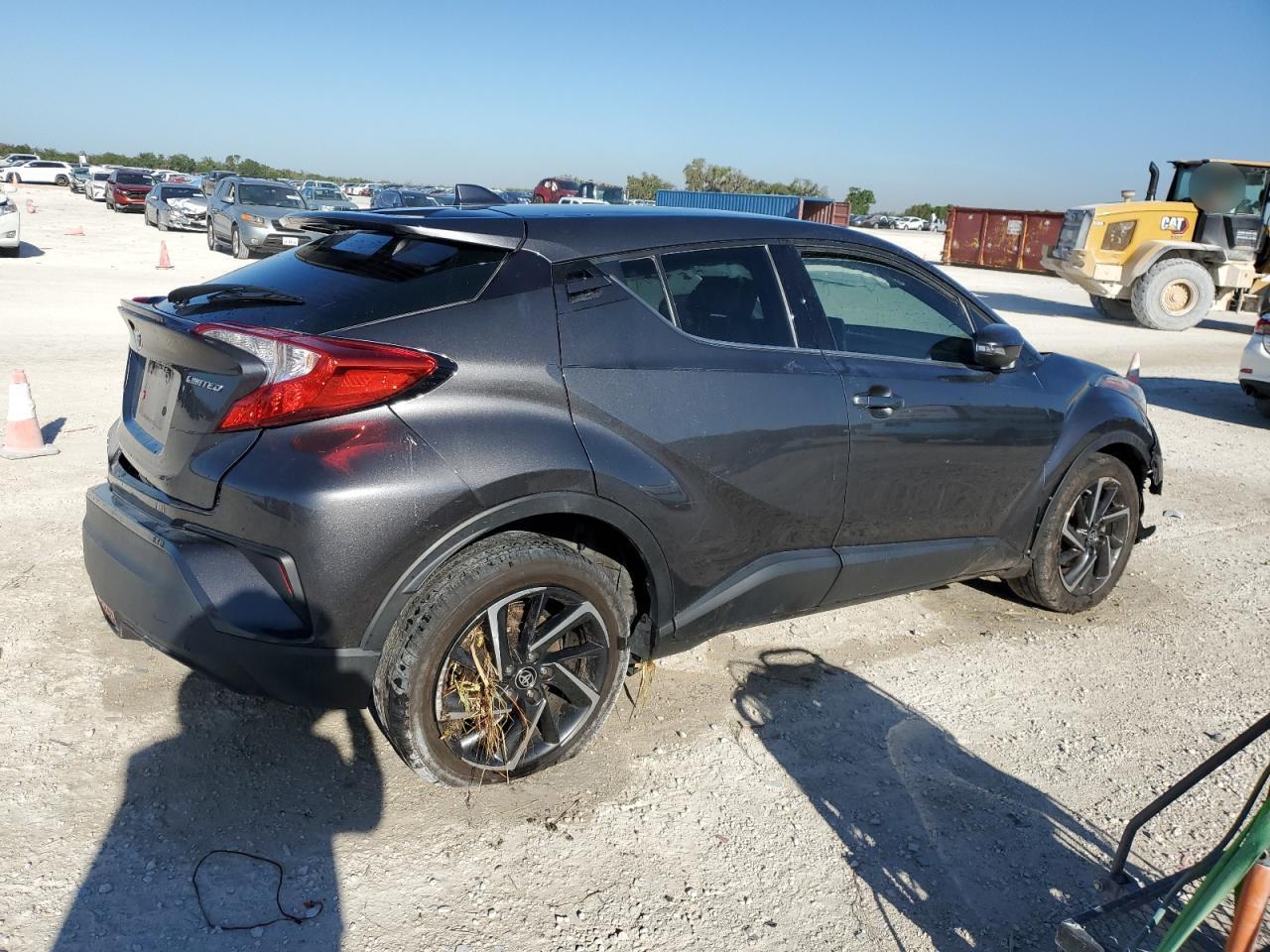2021 TOYOTA C-HR XLE - Фото 3
