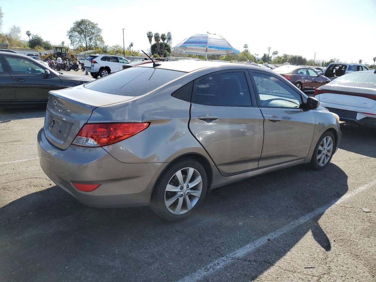 2014 HYUNDAI ACCENT GLS - Фото 3