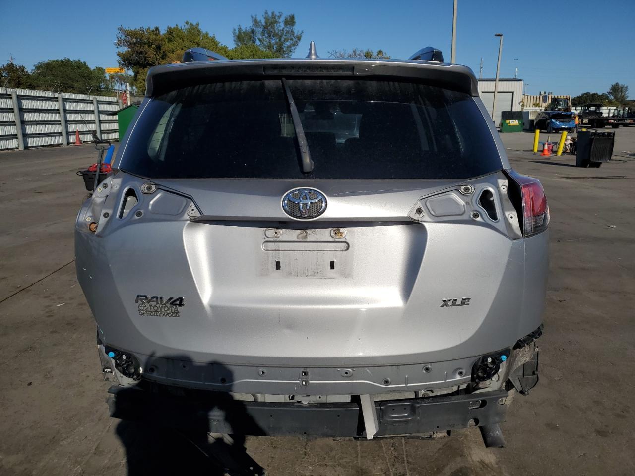 2017 TOYOTA RAV4 XLE - Image 6