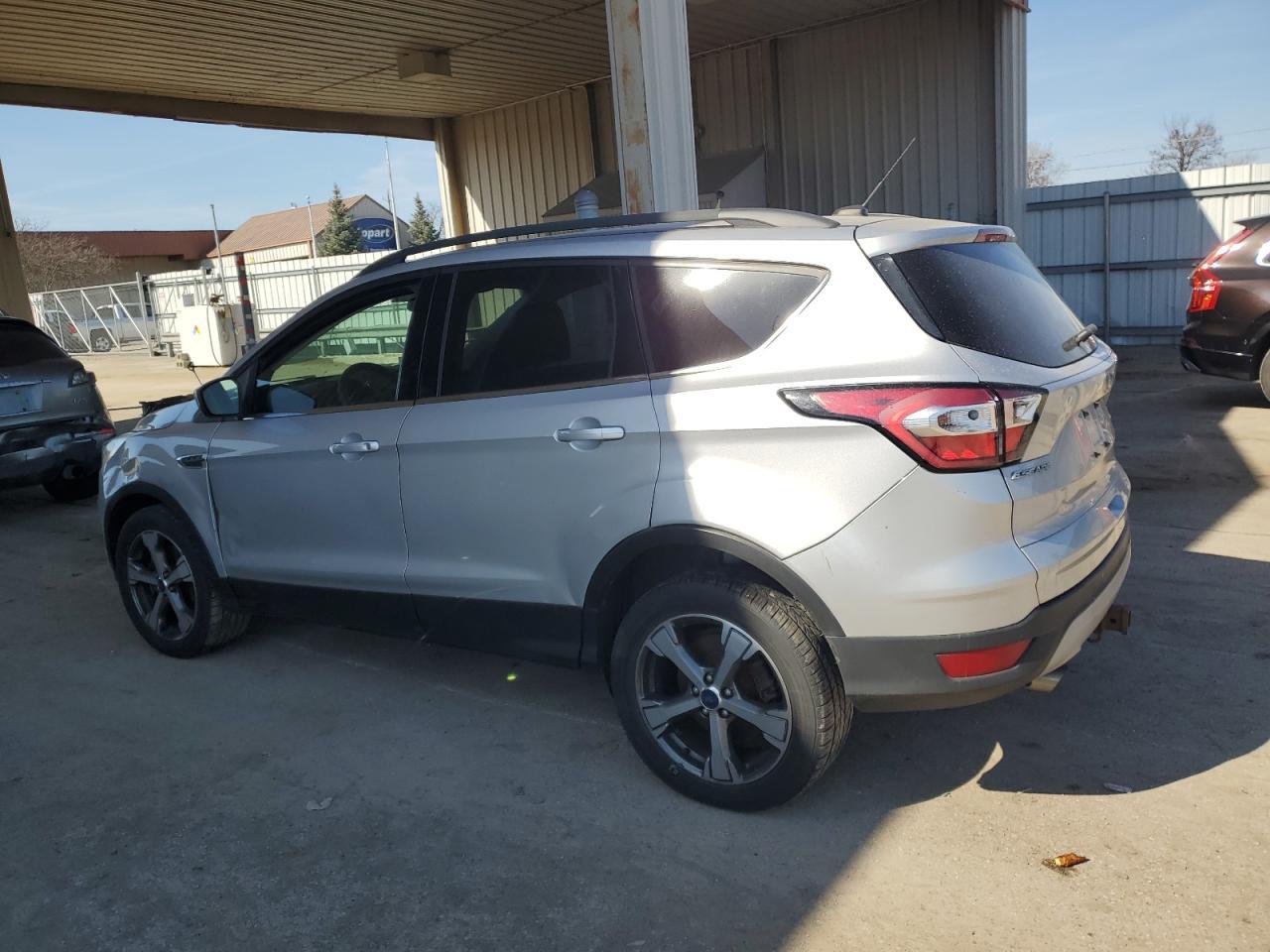 2017 FORD ESCAPE SE - Image 2
