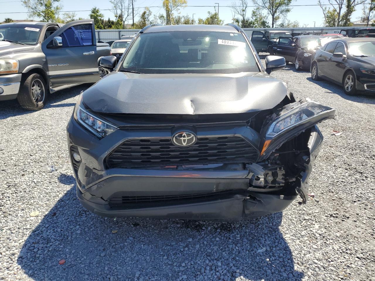 2020 TOYOTA RAV4 XLE - Фото 5
