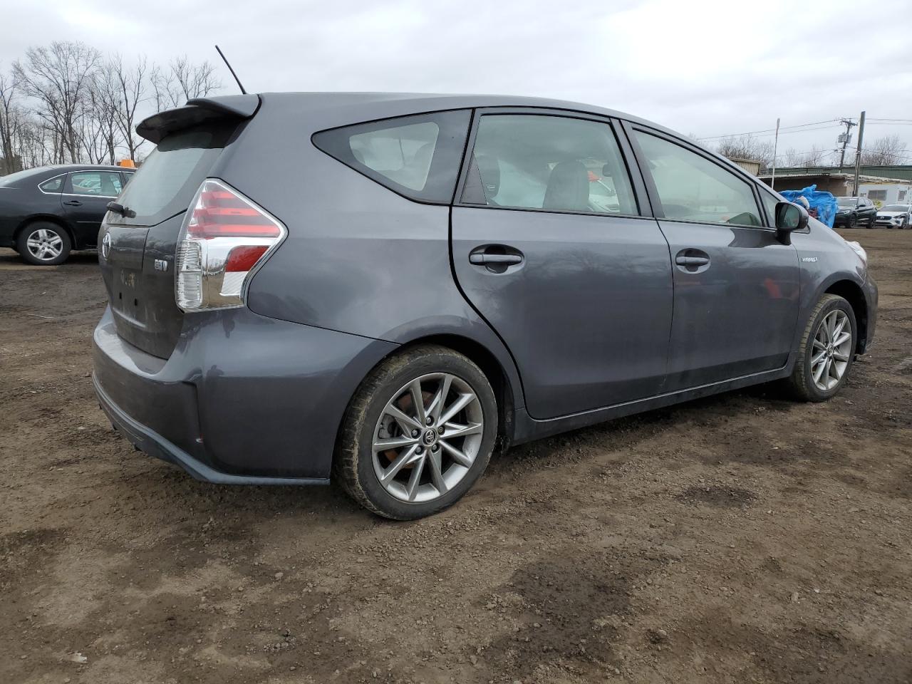 2015 TOYOTA PRIUS V - Image 3