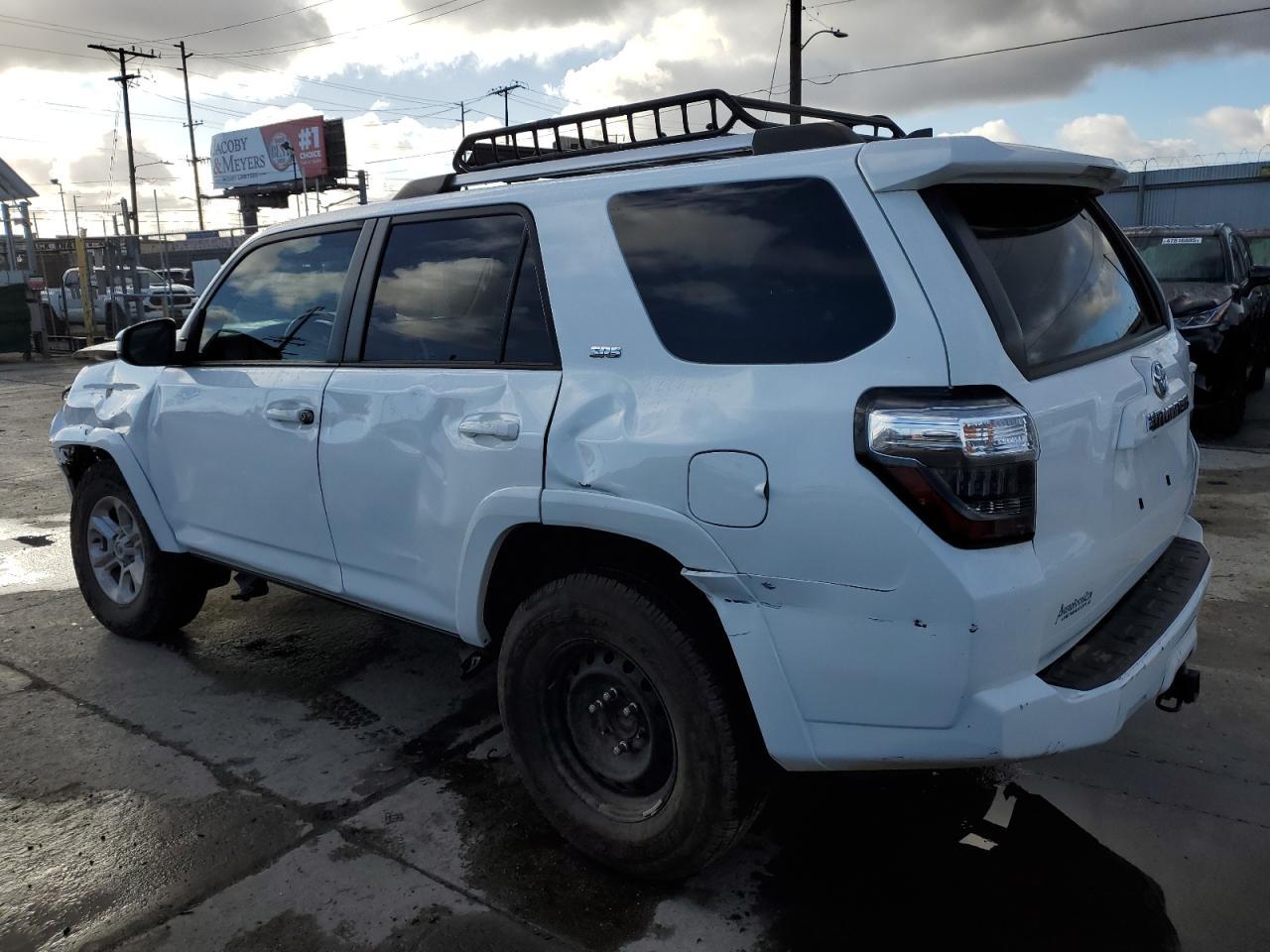 2022 TOYOTA 4RUNNER SR - Image 2