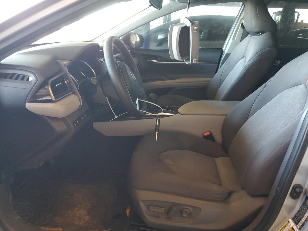 2020 TOYOTA CAMRY LE - Фото 7