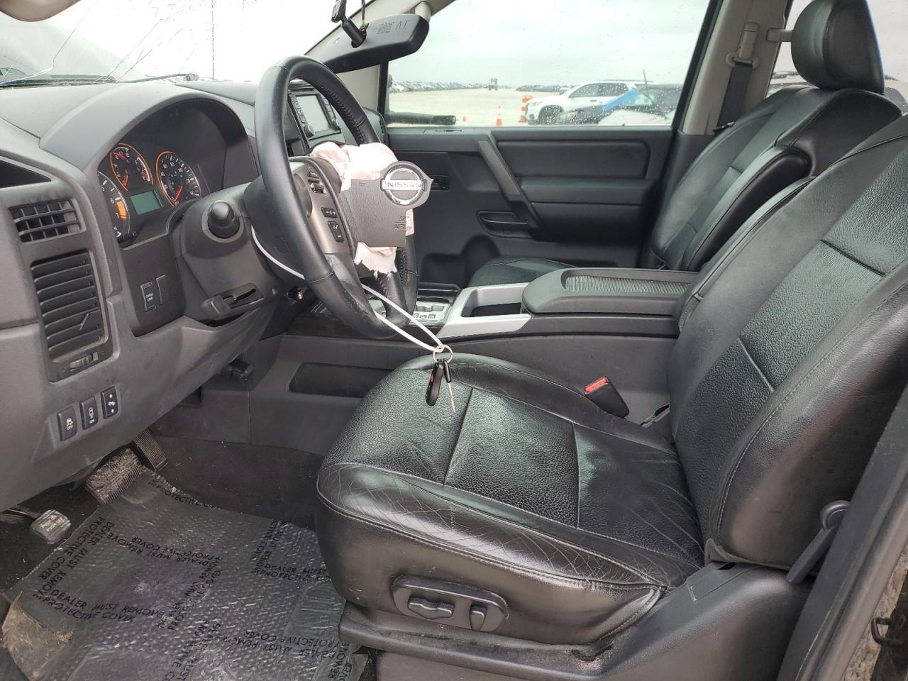 2013 NISSAN TITAN S - Фото 7