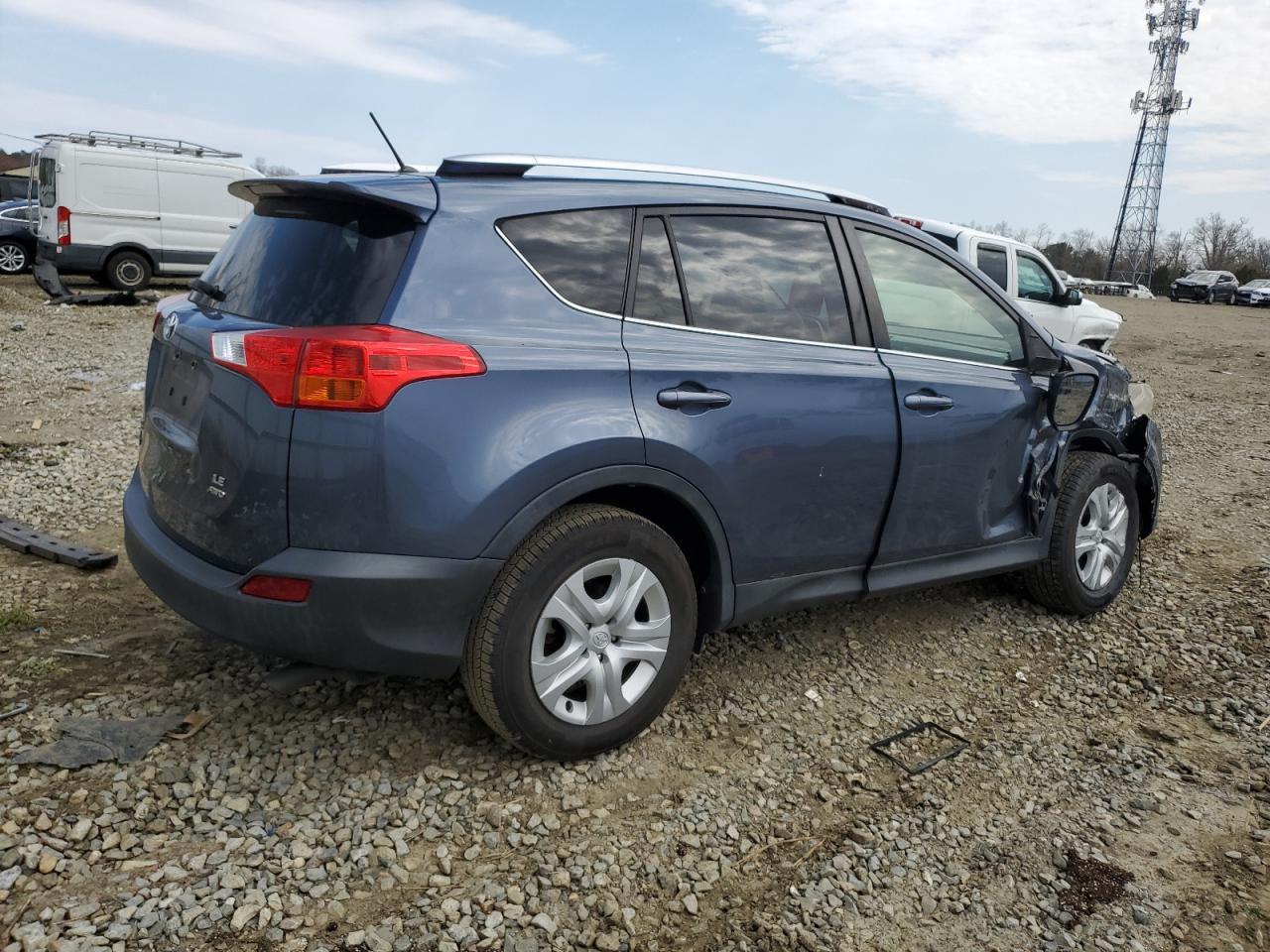 2014 TOYOTA RAV4 LE - Фото 3