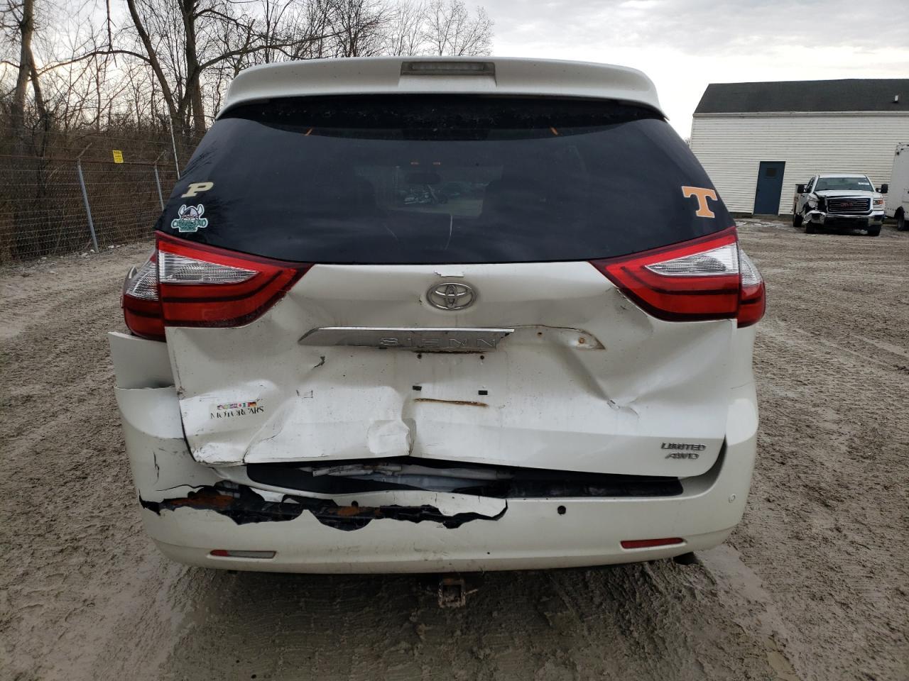 2015 TOYOTA SIENNA XLE - Фото 6