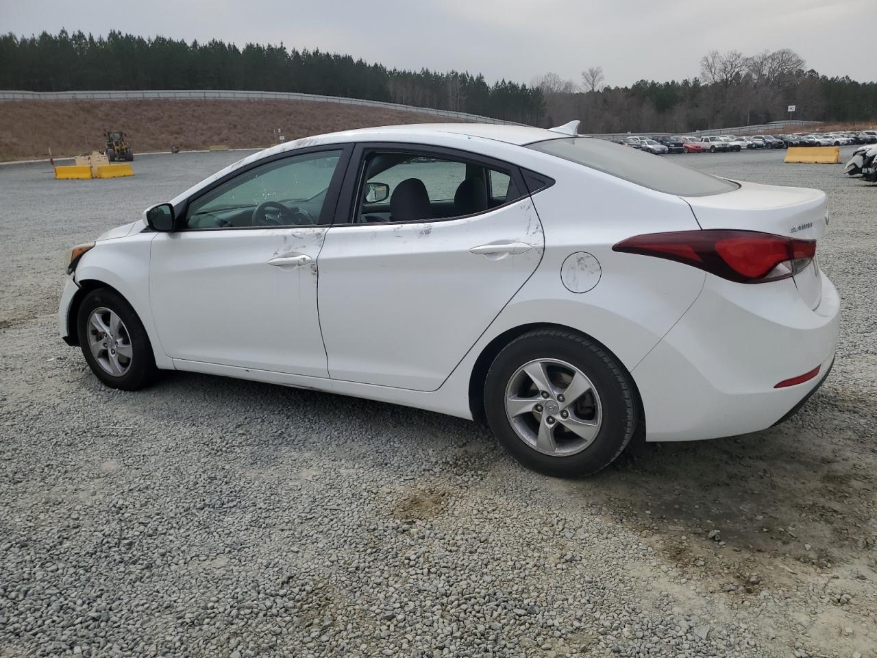 2015 HYUNDAI ELANTRA SE - Image 2