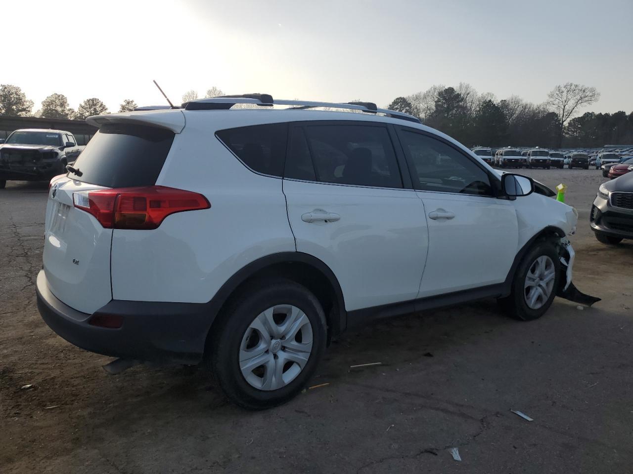 2015 TOYOTA RAV4 LE - Фото 3