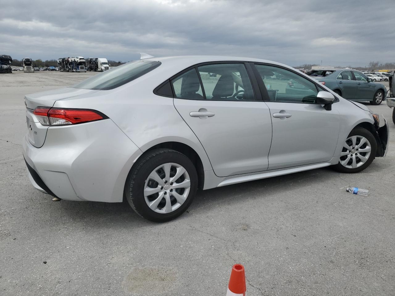 2021 TOYOTA COROLLA LE - Фото 3