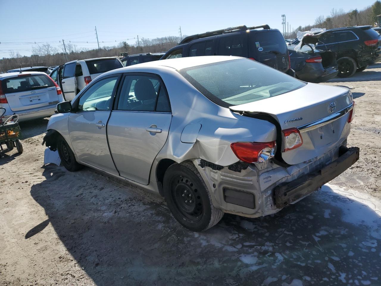 2013 TOYOTA COROLLA BA - Фото 2