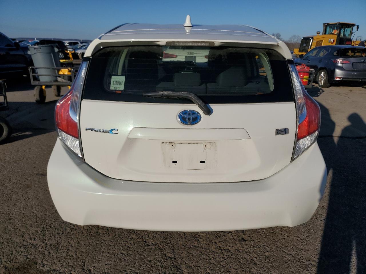 2015 TOYOTA PRIUS C - Image 6