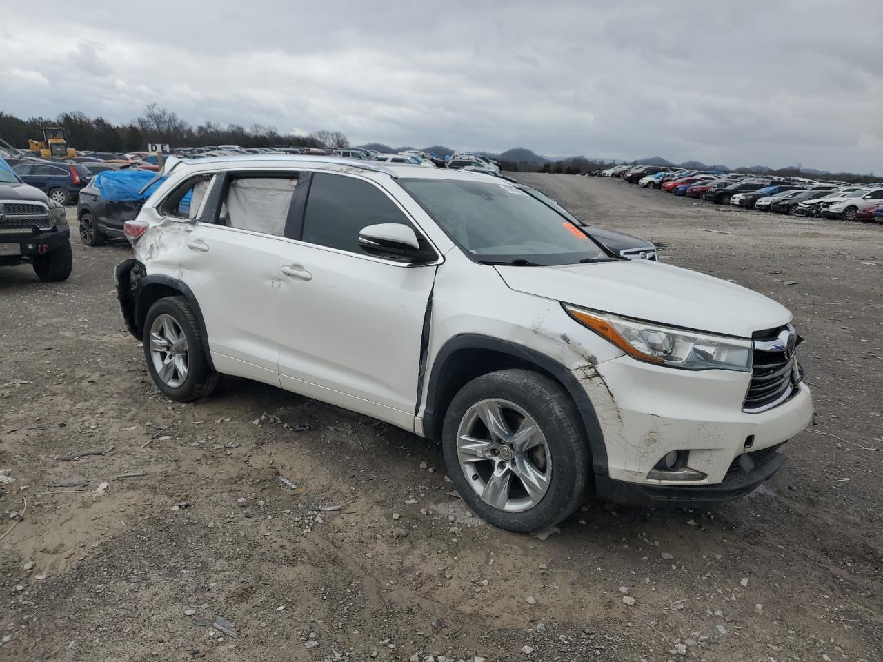 2015 TOYOTA HIGHLANDER - Image 4