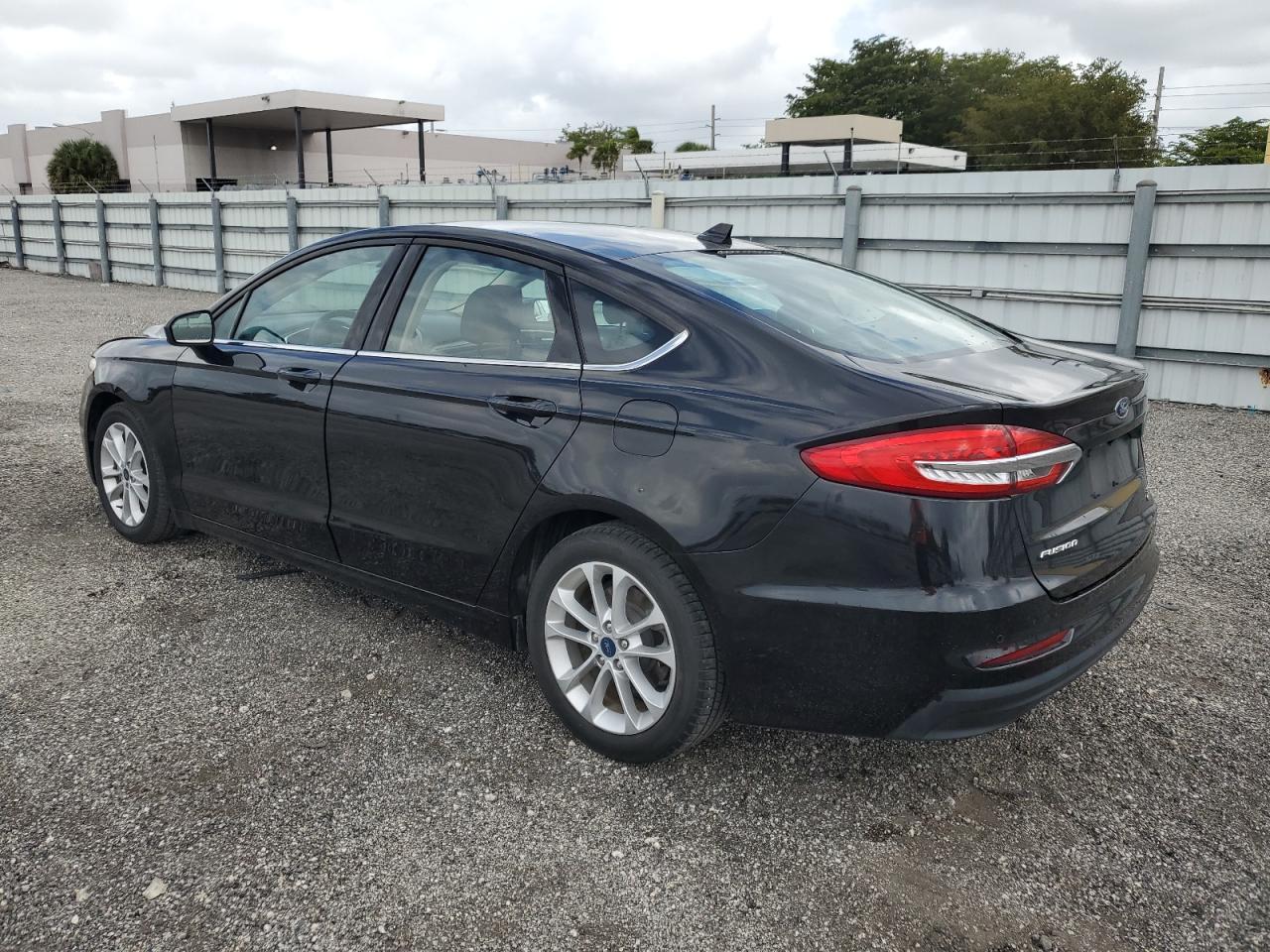 2020 FORD FUSION SE - Image 2