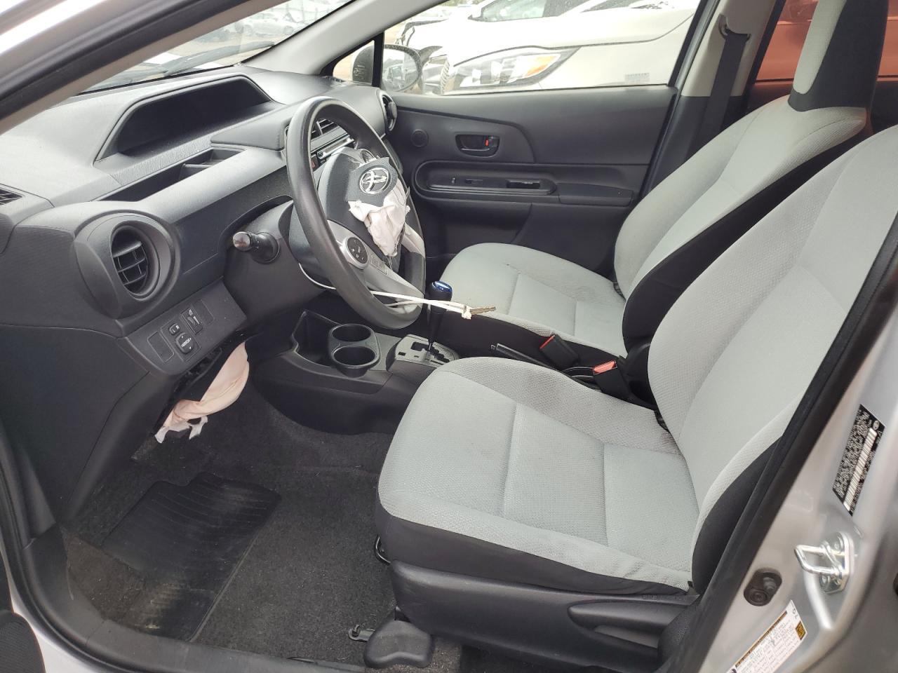 2015 TOYOTA PRIUS - Image 7