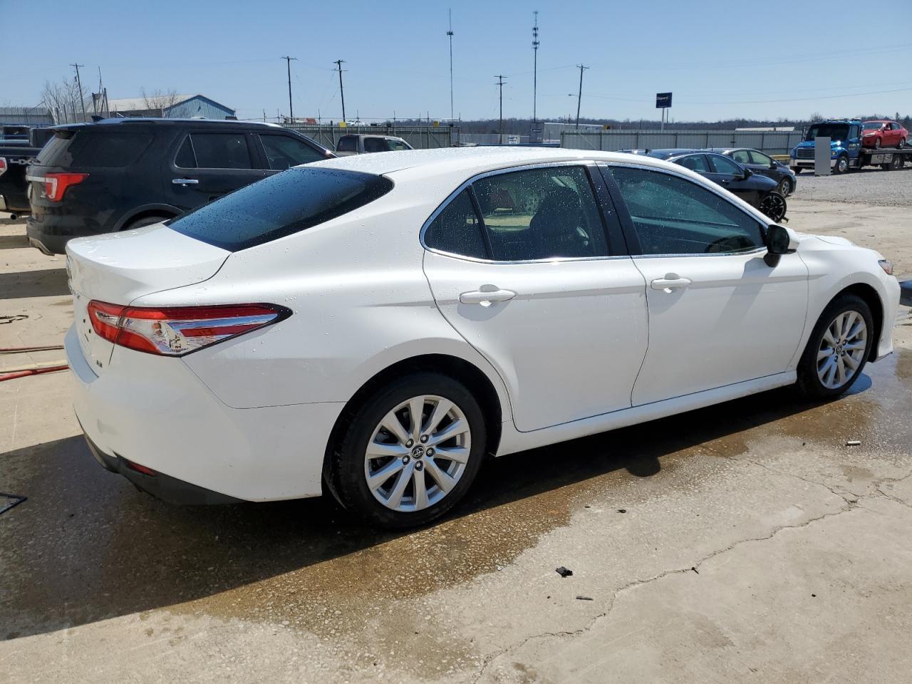 2018 TOYOTA CAMRY L - Image 3
