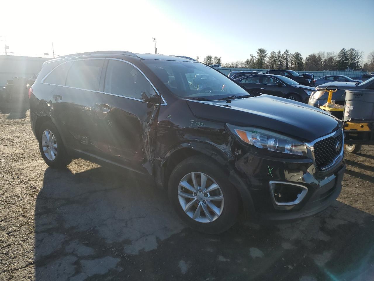 2016 KIA SORENTO LX - Image 4