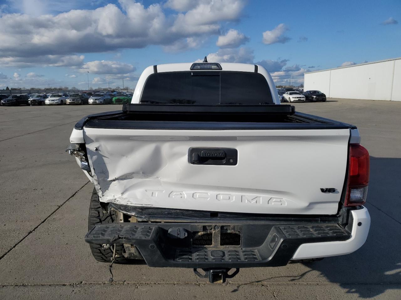 2019 TOYOTA TACOMA DOU - Фото 6