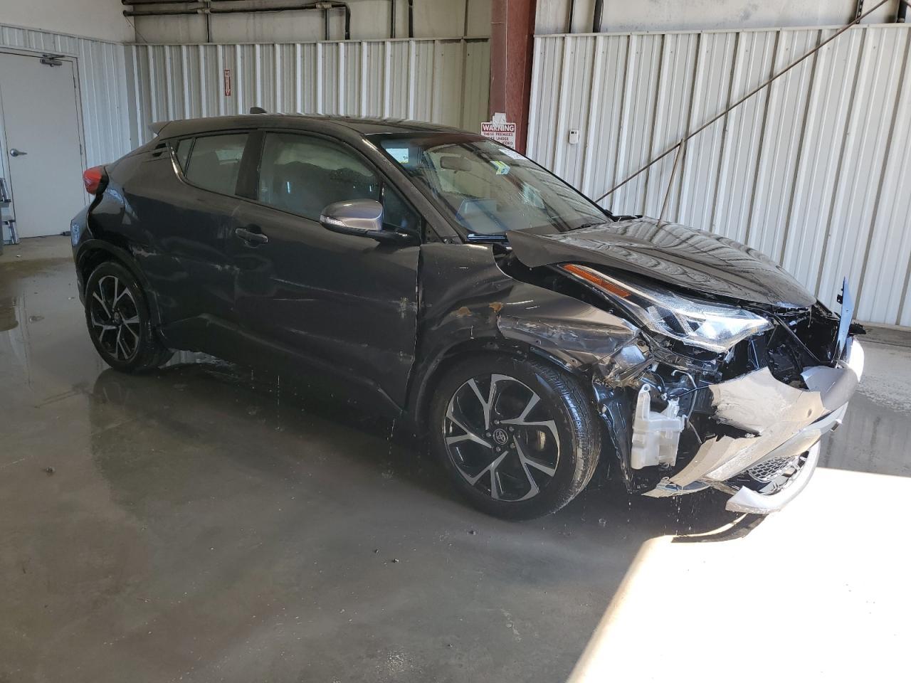 2021 TOYOTA C-HR XLE - Фото 4