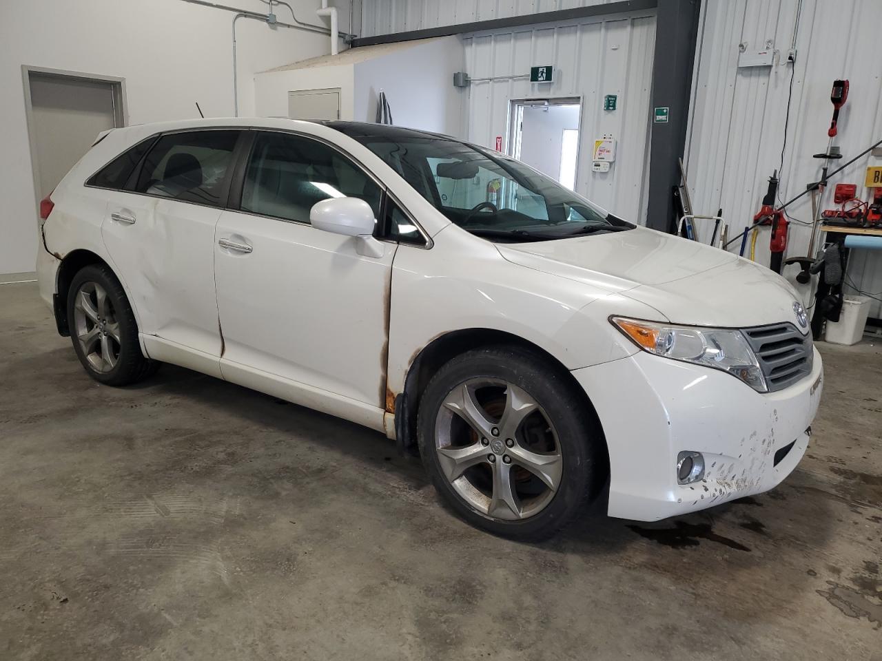 2011 TOYOTA VENZA - Фото 4