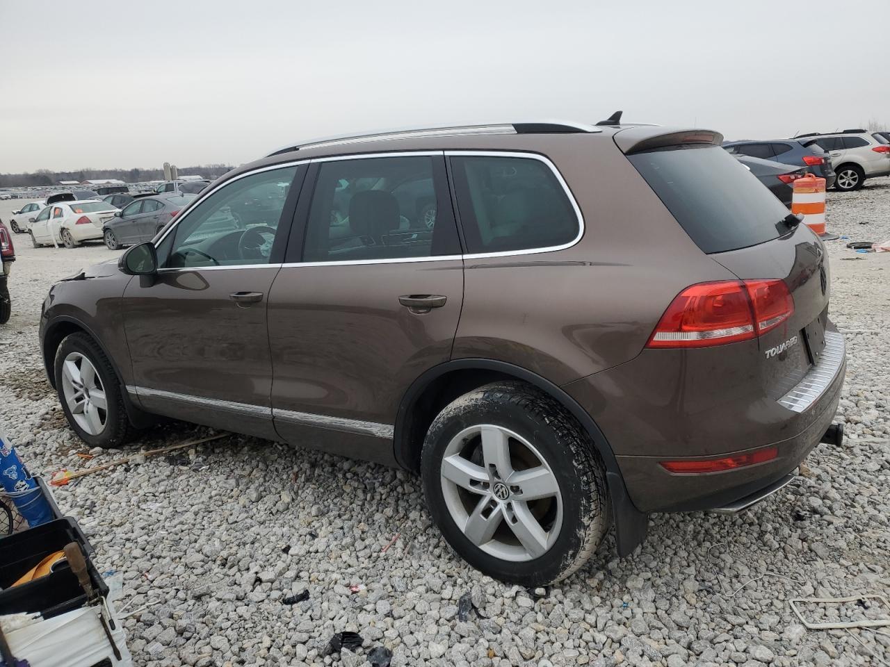 2012 VOLKSWAGEN TOUAREG V6 - Image 2