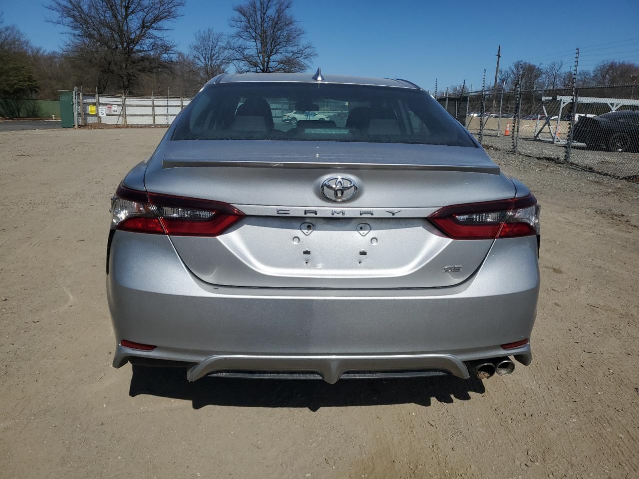 2021 TOYOTA CAMRY SE - Фото 6
