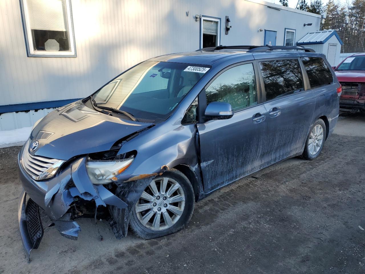 2013 TOYOTA SIENNA XLE