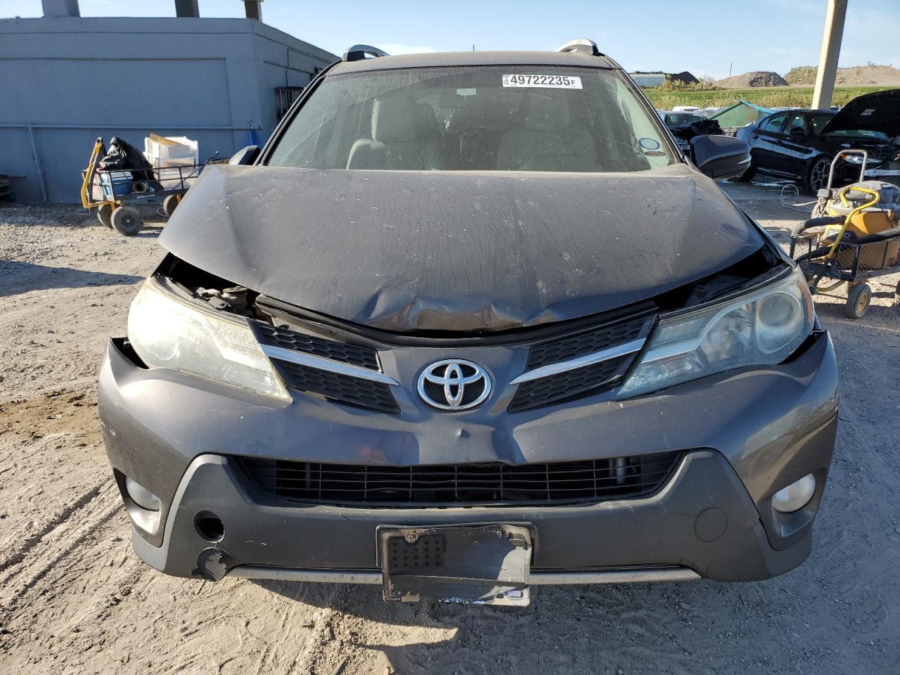 2015 TOYOTA RAV4 XLE - Image 5