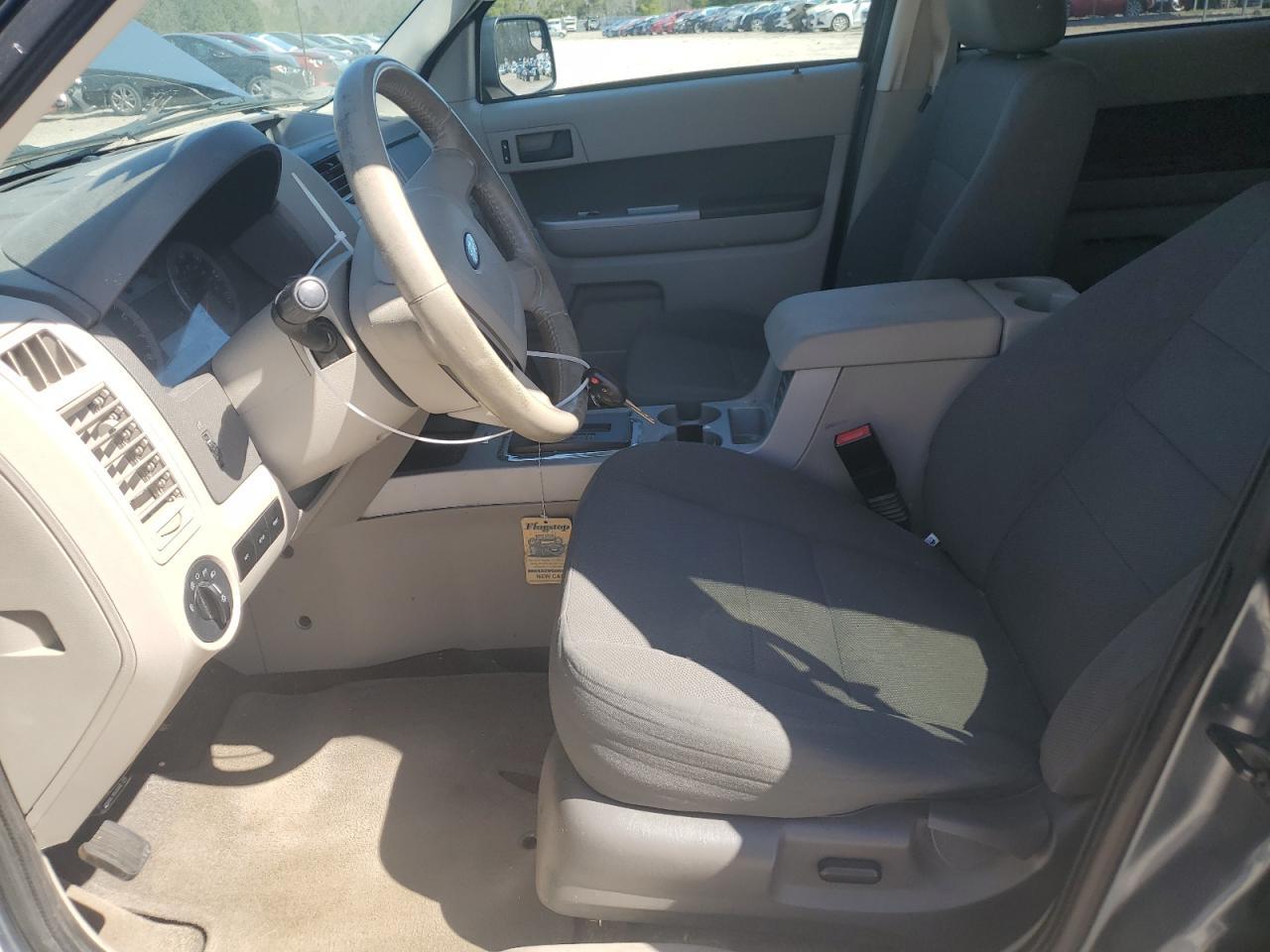 2010 FORD ESCAPE XLT - Image 7