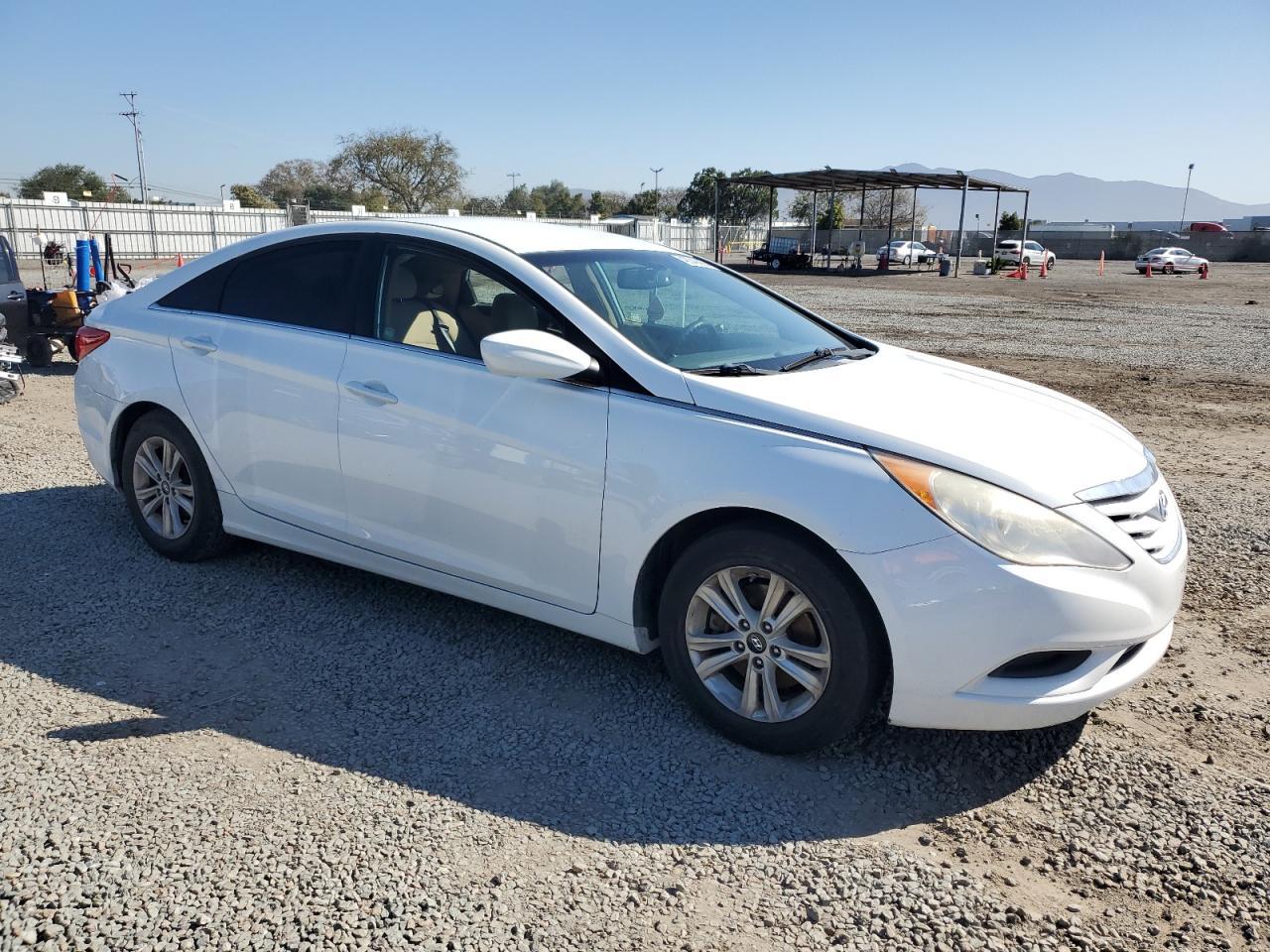 2013 HYUNDAI SONATA GLS - Image 4