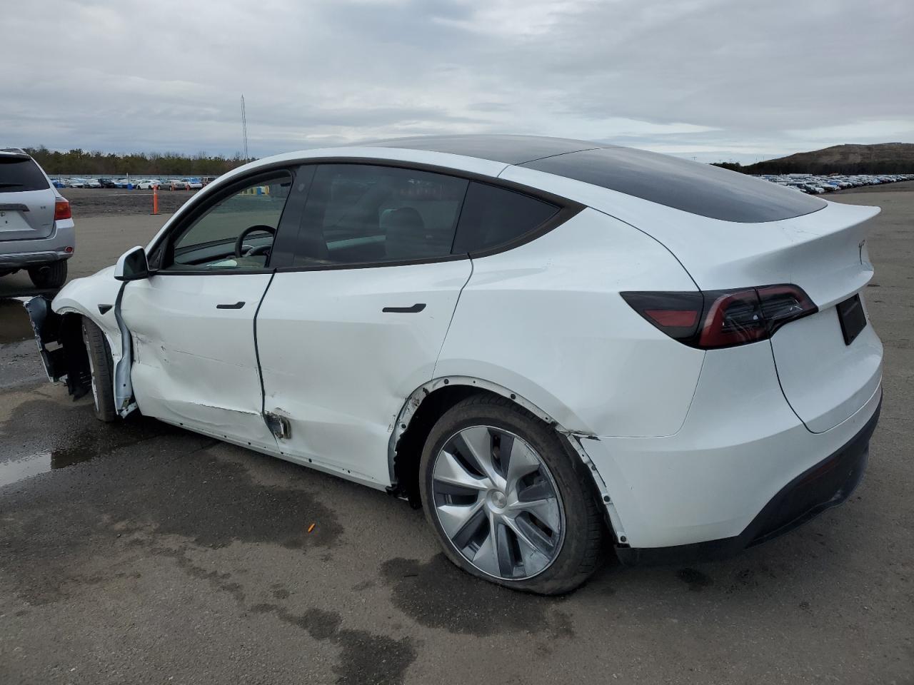 2023 TESLA MODEL Y - Фото 2